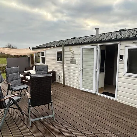 Ferienhaeuschen Nr 80 Am Kanal De Watersnip Holiday home Petten