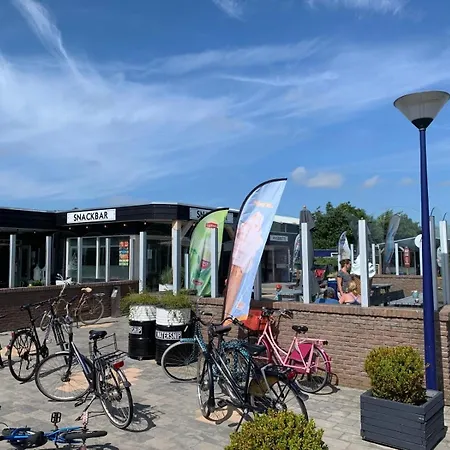 Feriehus Ferienhaeuschen Direkt Am Wasser Nr 80 5 De Watersnip Strandnah Am Wasser Gelegen Petten